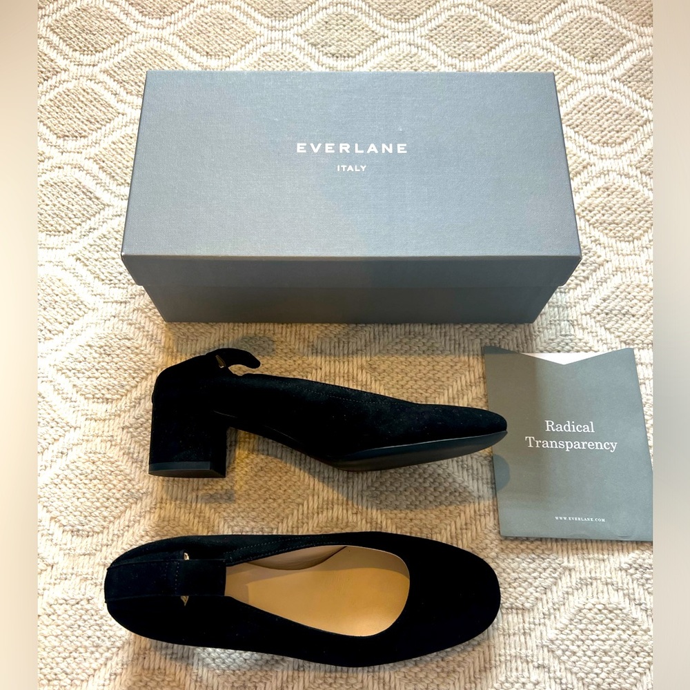 BRAND NEW IN BOX EVERLANE Day Pump in Black Suede, Size 6.5